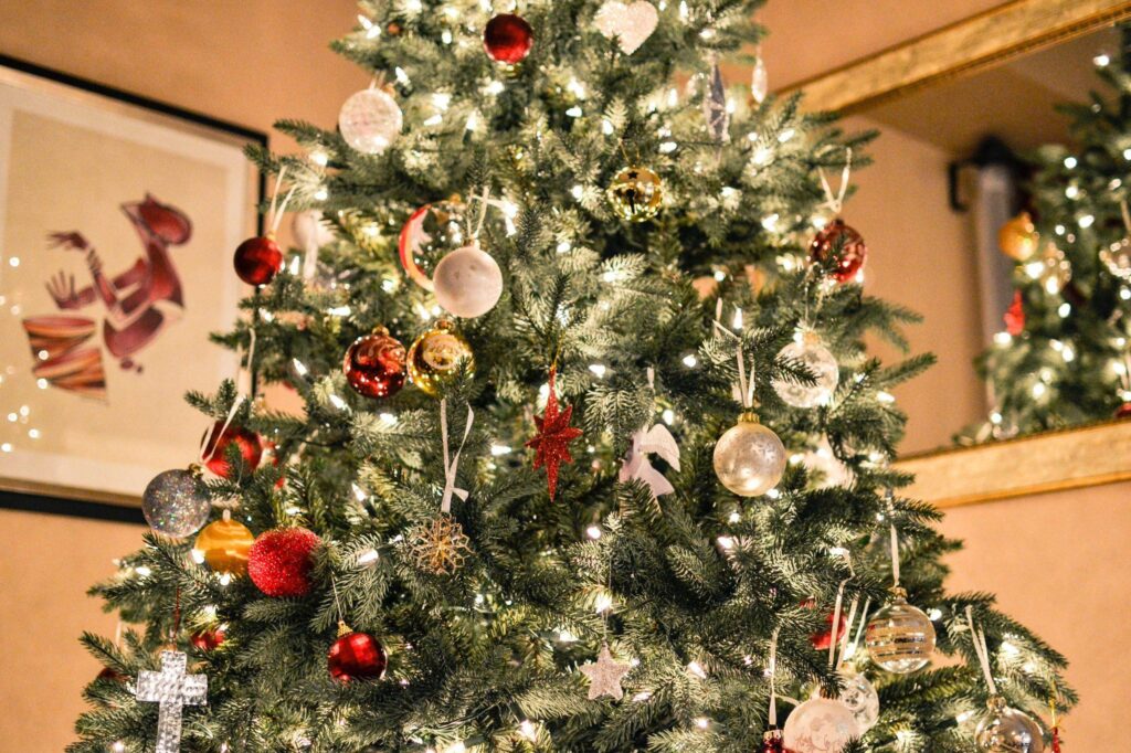 christmas movies tree gecko hospitality